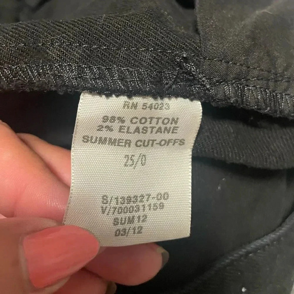 Gap women’s black shorts size 25 - Picture 4 of 4